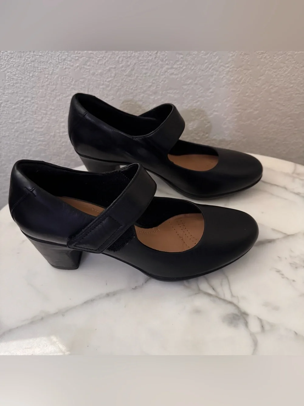 Clarks Artisan Leather Emslie, Lulin Mary Jane Velcro straBlack Sz US 7.5 & UK 5